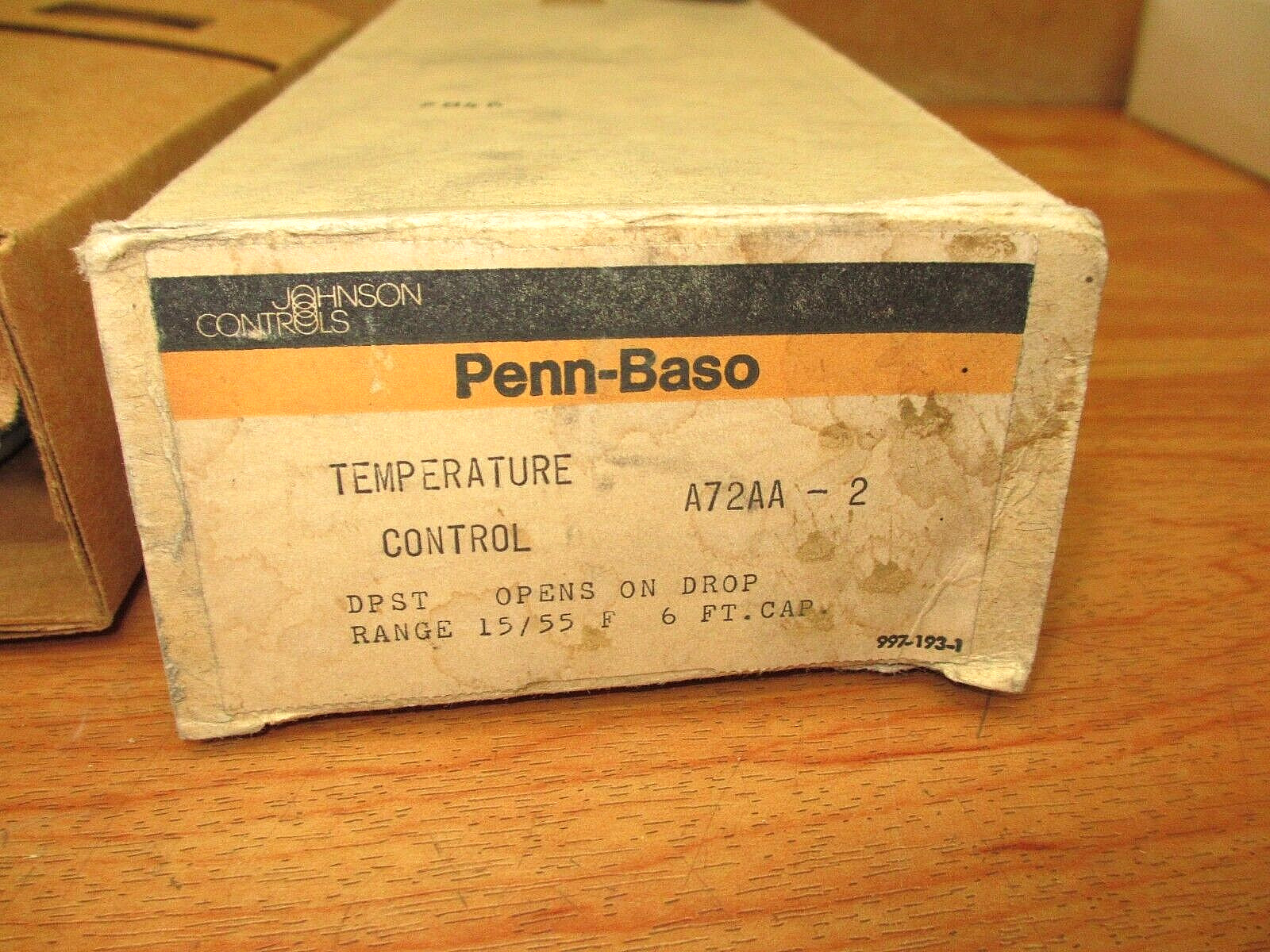 Johnson Controls A72AA-2 *NEW* Temperature Control Controller Penn Baso