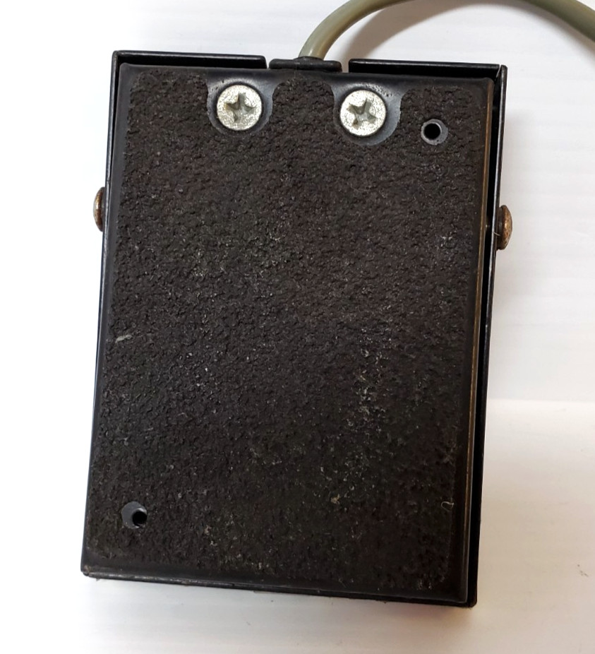 Linemaster Treadlite II Foot Switch Pedal – 15A 1/2 HP 125-250VAC T-91-S