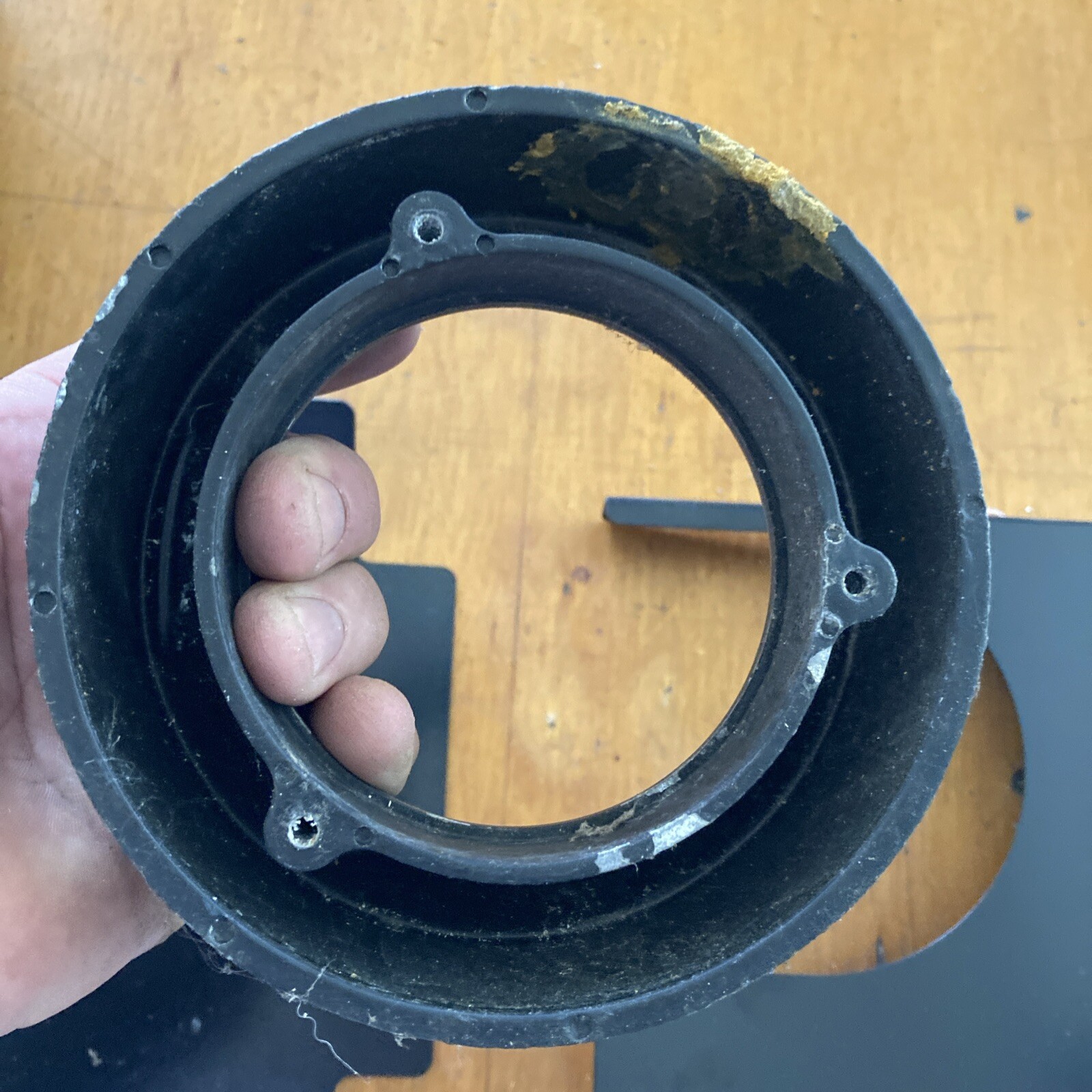 CHEVROLET/GMC AIR INTAKE This Not Complete The Filter Is Missing May Need Parts