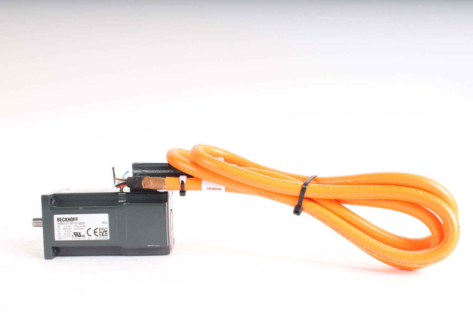 Beckhoff AM8121-0F10-0000 Servo Motor With Cable