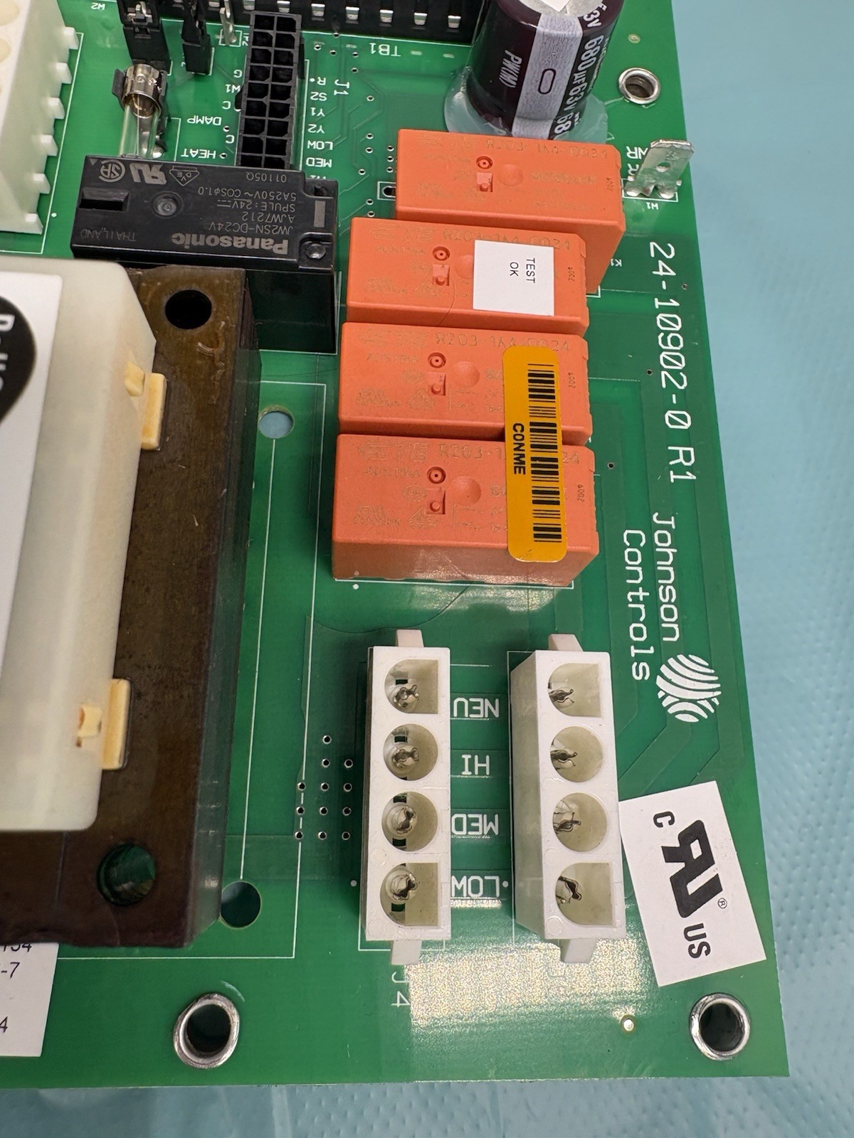 NEW Johnson Controls PC-01-0134 Control Board, Fan Relay 24-10902-0 R1