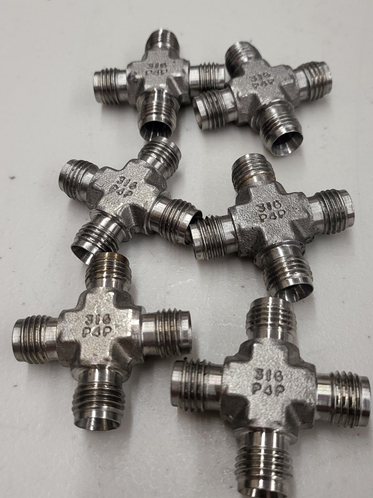 Lot of 37 Parker 4-Way Cross Fittings 316 TM60 TL17 DX3 DJF P4P Free Shipping E4