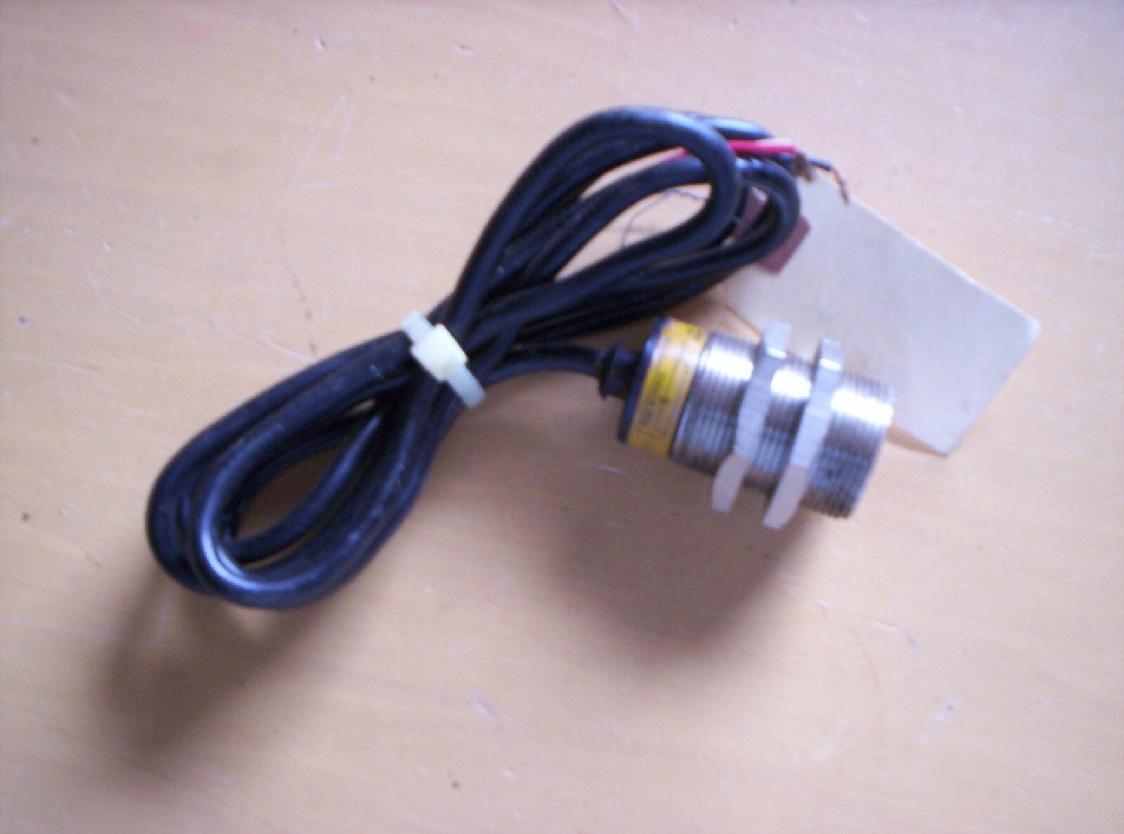 OMRON PROXIMITY SWITCH SENSOR E2E-X10E1 USED