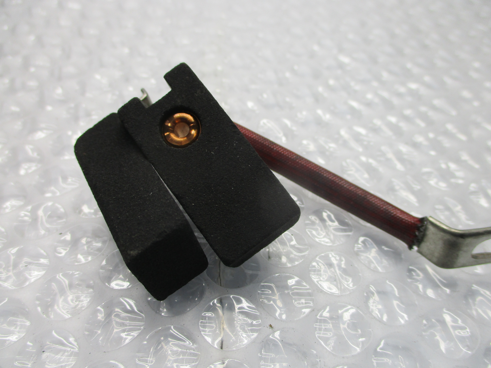 INDUSTRIAL SPARE G252 CARBON BRUSH NSNP