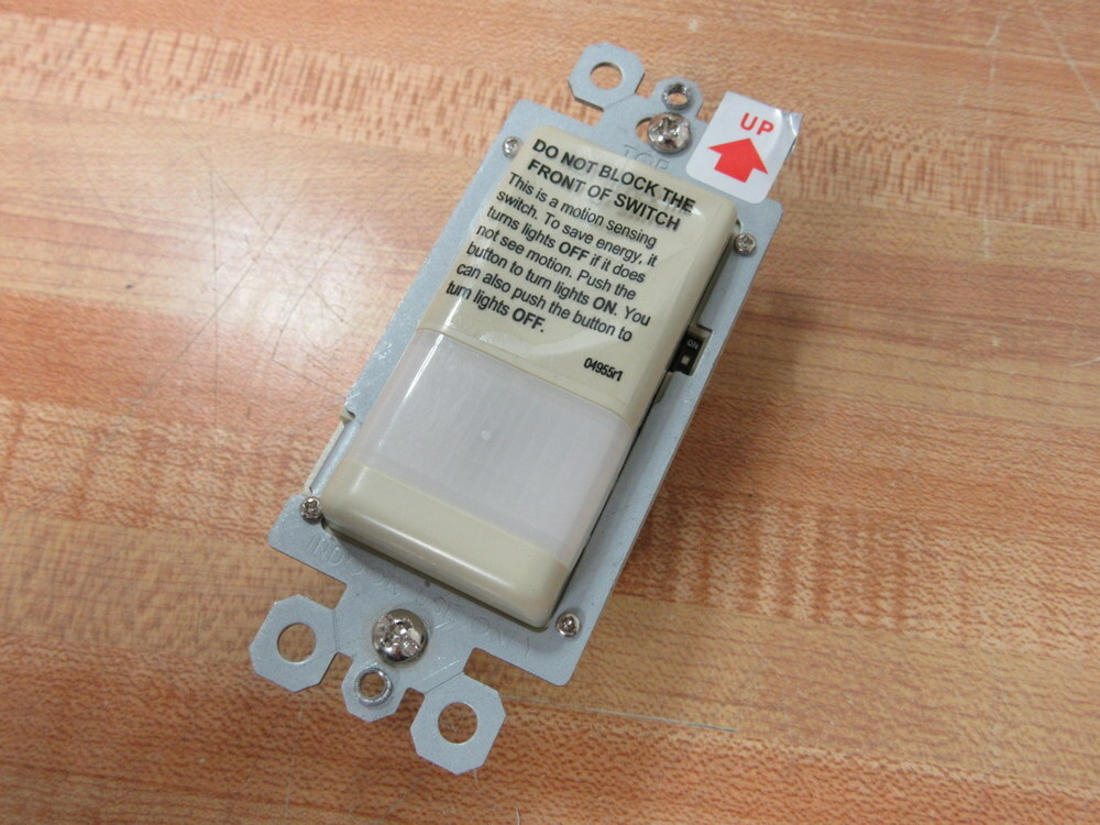 Pass & Seymour CWP100-I TradeMaster Vacancy Sensor CWP100I w/Wallplate
