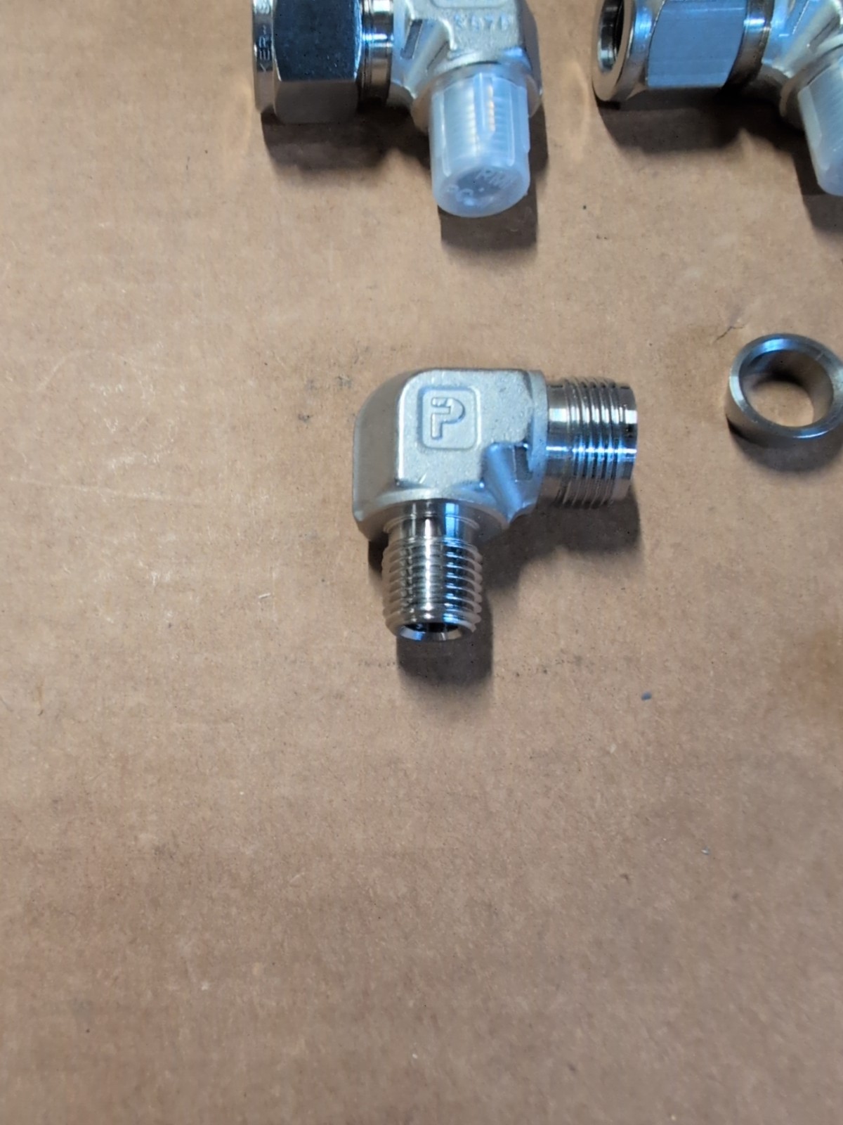 Parker 316 SS 90° Elbow Fitting, 1/2″ TUBE X 1/4″ NPT, LOT OF 5