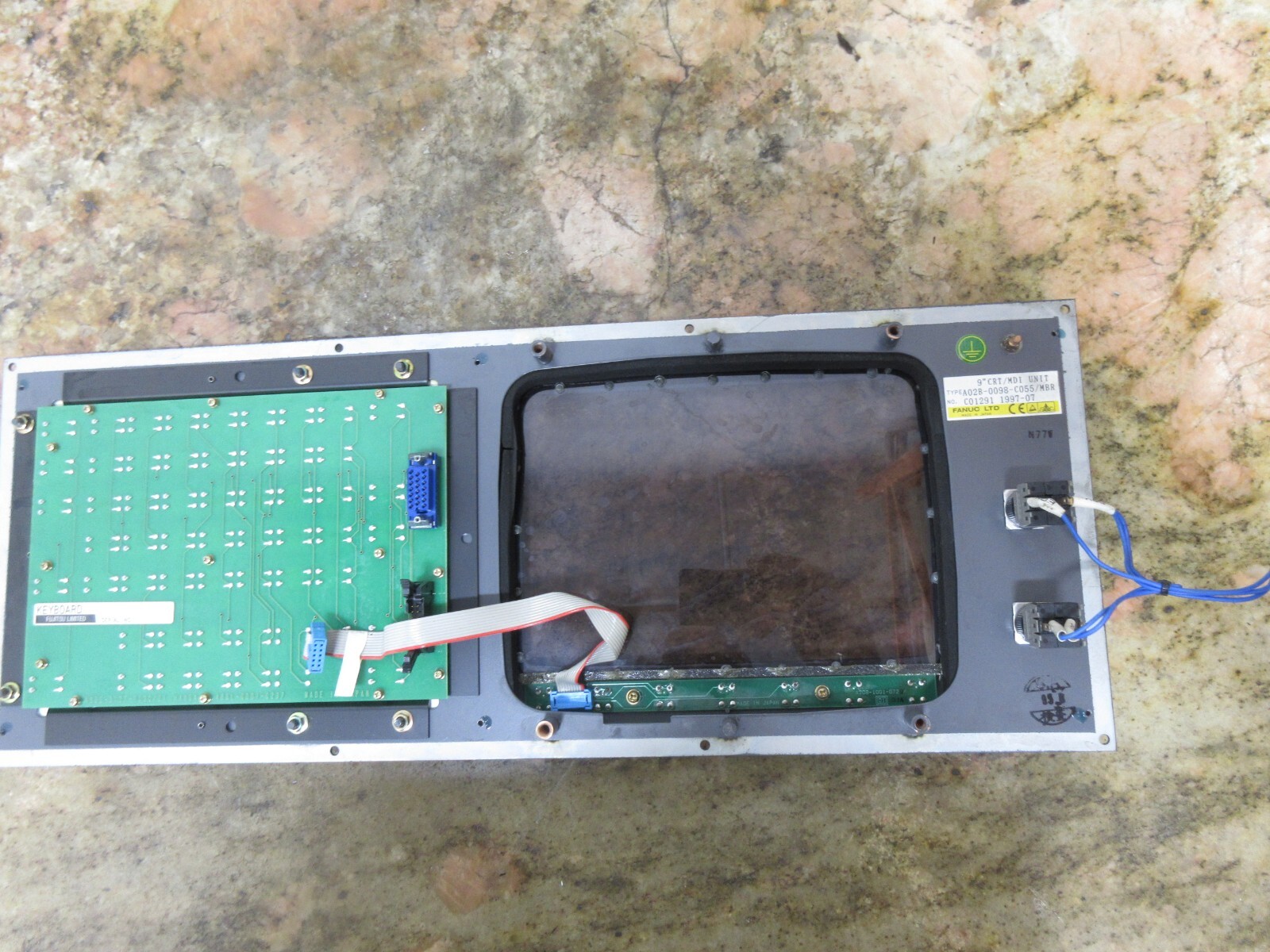 FANUC O-M 9″ CRT/MDI UNIT A02B-0098-C055/MBR A20B-1001-0720 A86L-0001-0237