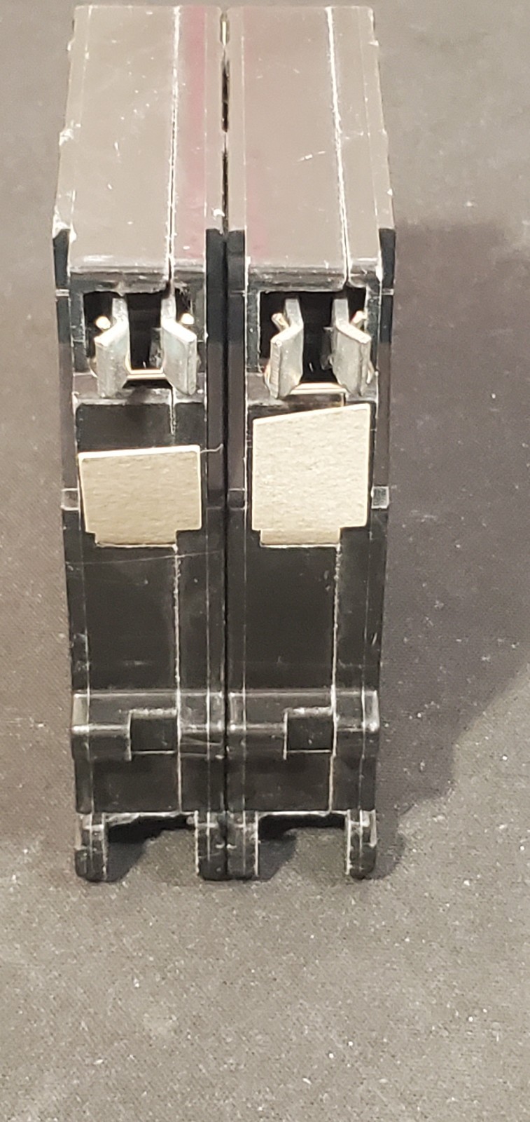 Cutler Hammer 2100 2 Pole 100a 100 Amp 240vac Circuit Breaker