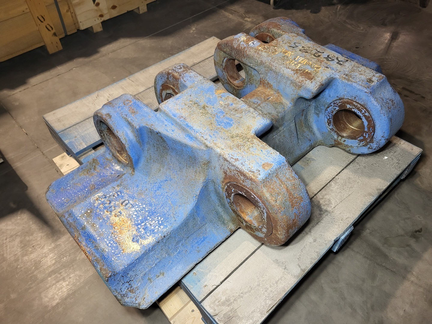 BRADKEN DK200S 400-2 Crawler Shoes – Heavy Machinery