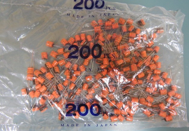 VISHAY/SPRAGUE 515D336M025AW6A Qty of 200 per Lot CAP ALUMELEC 33UF 25V RAD BUL