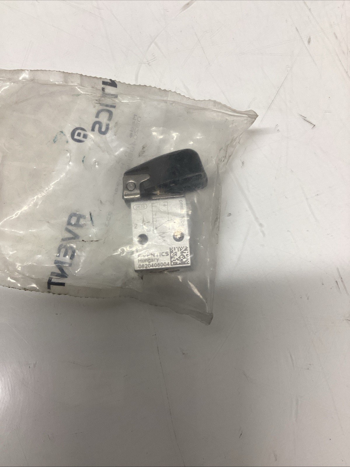 Aventics 0820408004 Manual Air Control Valve, Button, Aluminum O-668