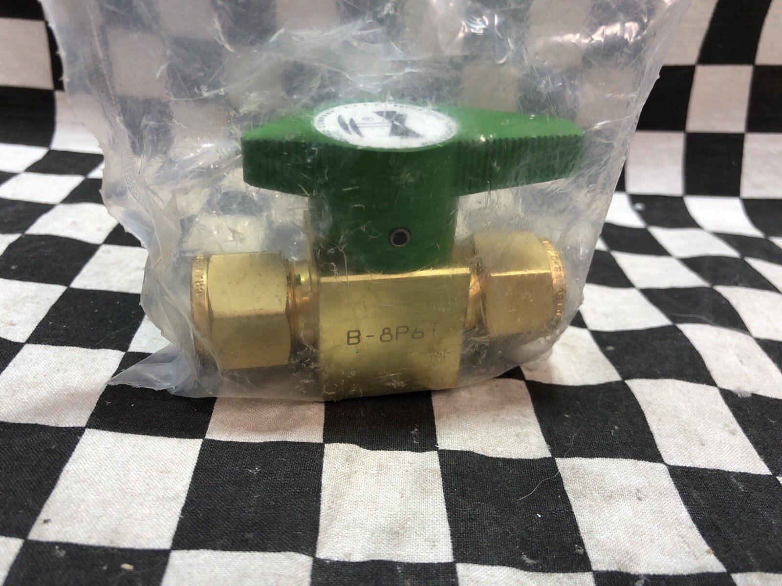 SWAGELOK Quarter-Turn Instrument Plug Valve, B-8P6T, B8P6T, Shipsameday#1542Q2