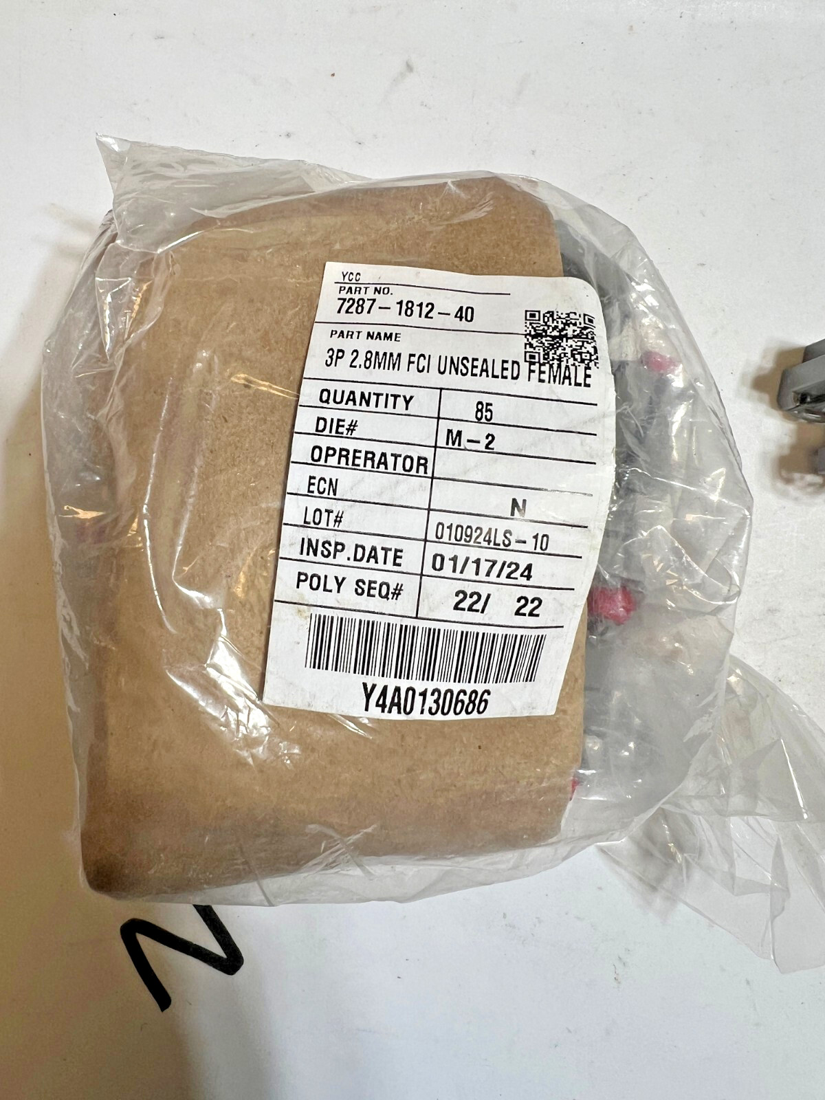 Yazaki 7287-1812-40 CONNECTOR 3P 2.8 MM FCI UNSEALED FEMALE PLUG BAG OF 85PC