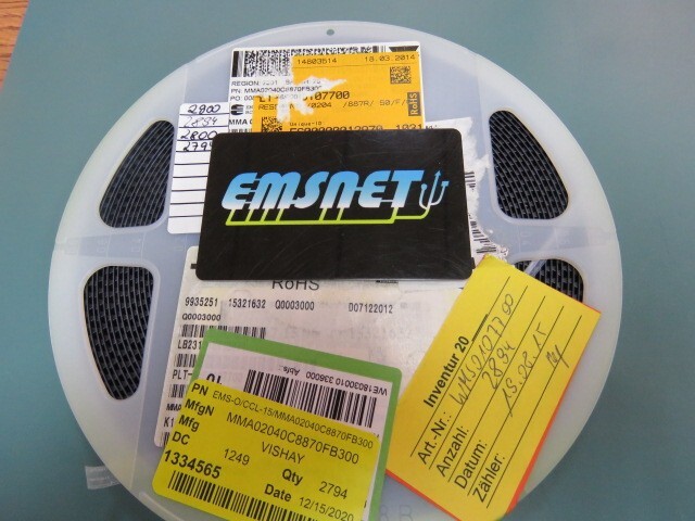 VISHAY MMA02040C8870FB300 Qty of 2794 per Lot 887 Ohms �1% 0.4W, 2/5W Chip Re