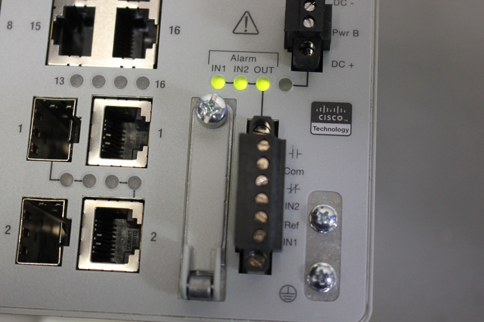 ALLEN BRADLEY STRATIX 5700 ETHERNET MANAGED SWITCH 1783-BMS20CGP SER. A
