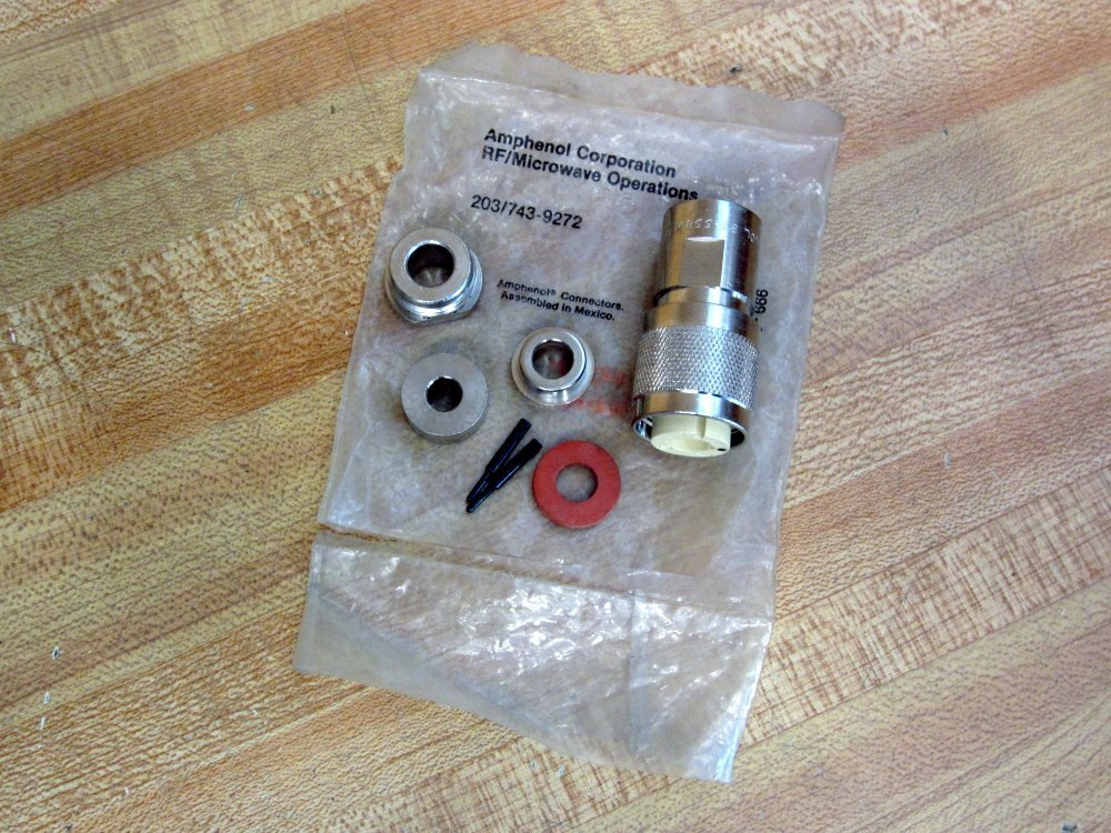 Amphenol 82-5589 Male Connector Plug 554-04/92