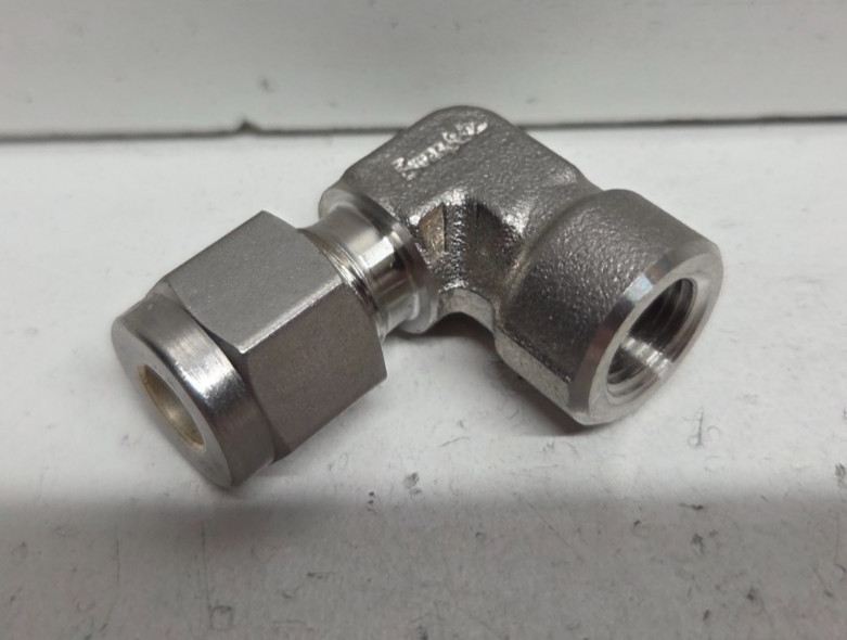 NEW NO BOX! SWAGELOK 1/4″ TUBE OD X 1/8″ FNPT STAINLESS ELBOW SS-400-8-2