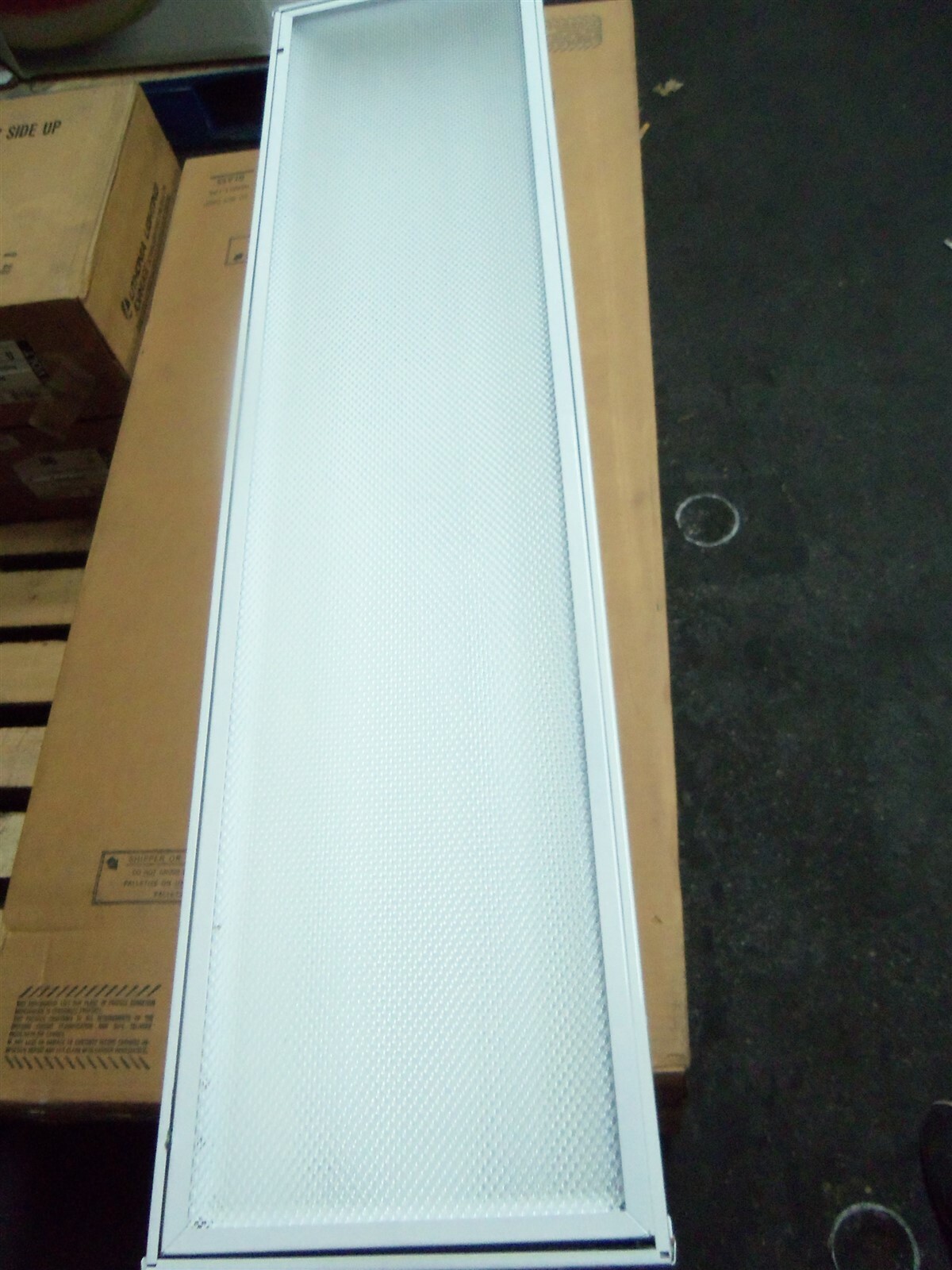 NEW Day-Brite Lighting 7343 70297218 Fluorescent Light Fixture *FREE SHIPPING*