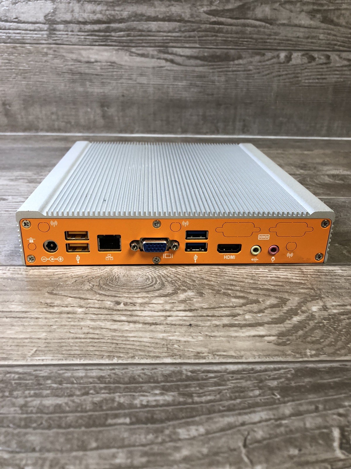 OnLogic industrial ML210 mini fanless PC