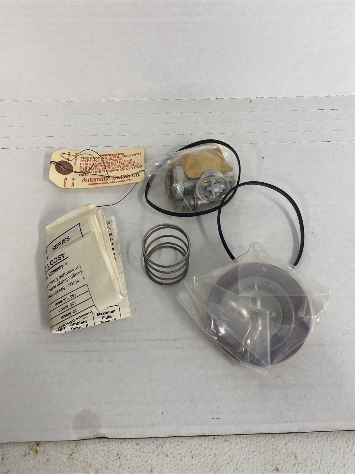 ASCO RED-HAT valves rebuild kit 304392 BRAND NEW SERIES 8220 OLD STOCK NEW A6
