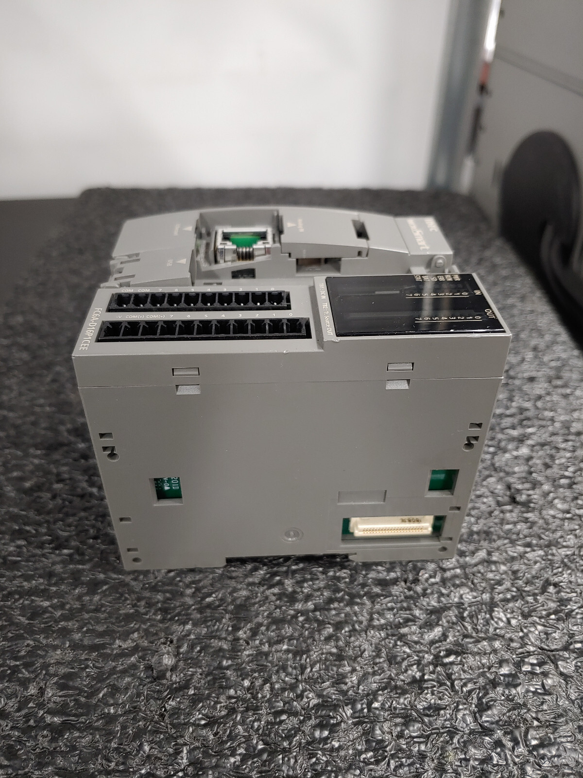 IDEC FC6A-D16P1CEE PLC 16IO 24VDC Transistor Source FC6A MicroSmart PLC