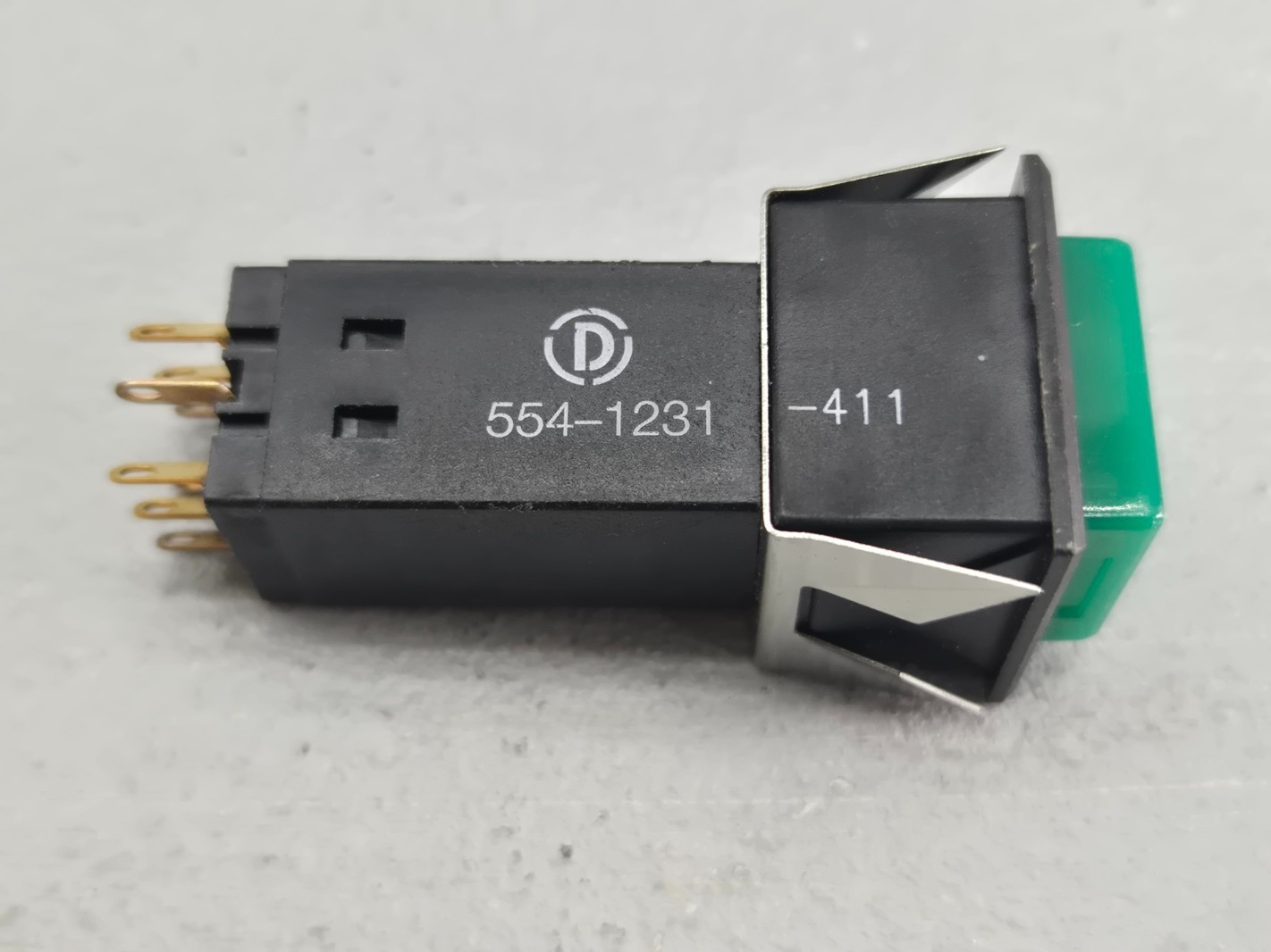 Dialight Pushbutton Switch DPDT Push Button OFF RESET GREEN – 554-1231-411 – NOS