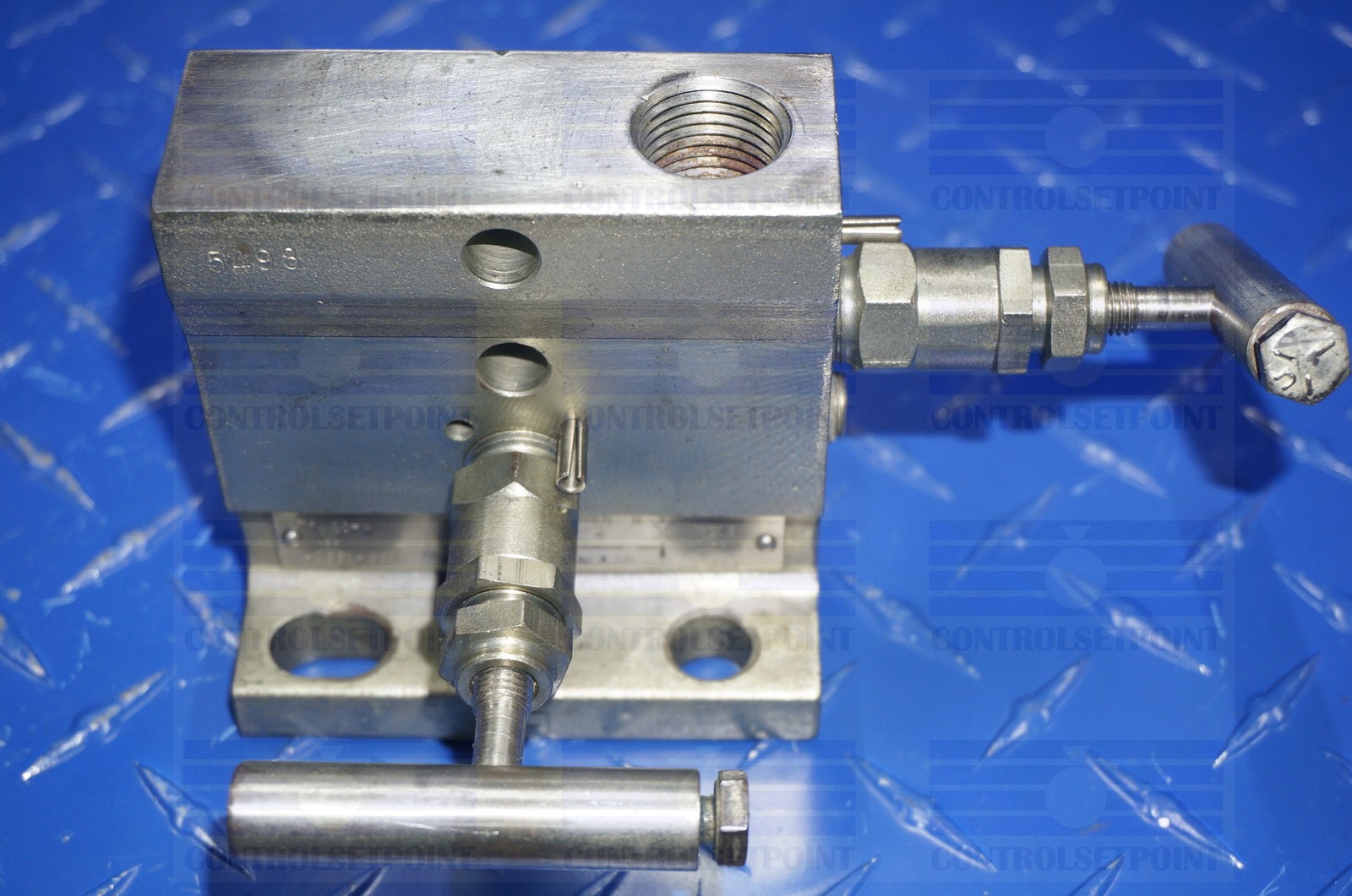 ANDERSON GREENWOOD MANIFOLD M4TPVIC-4 USD 2 VALVE MANIFOLD