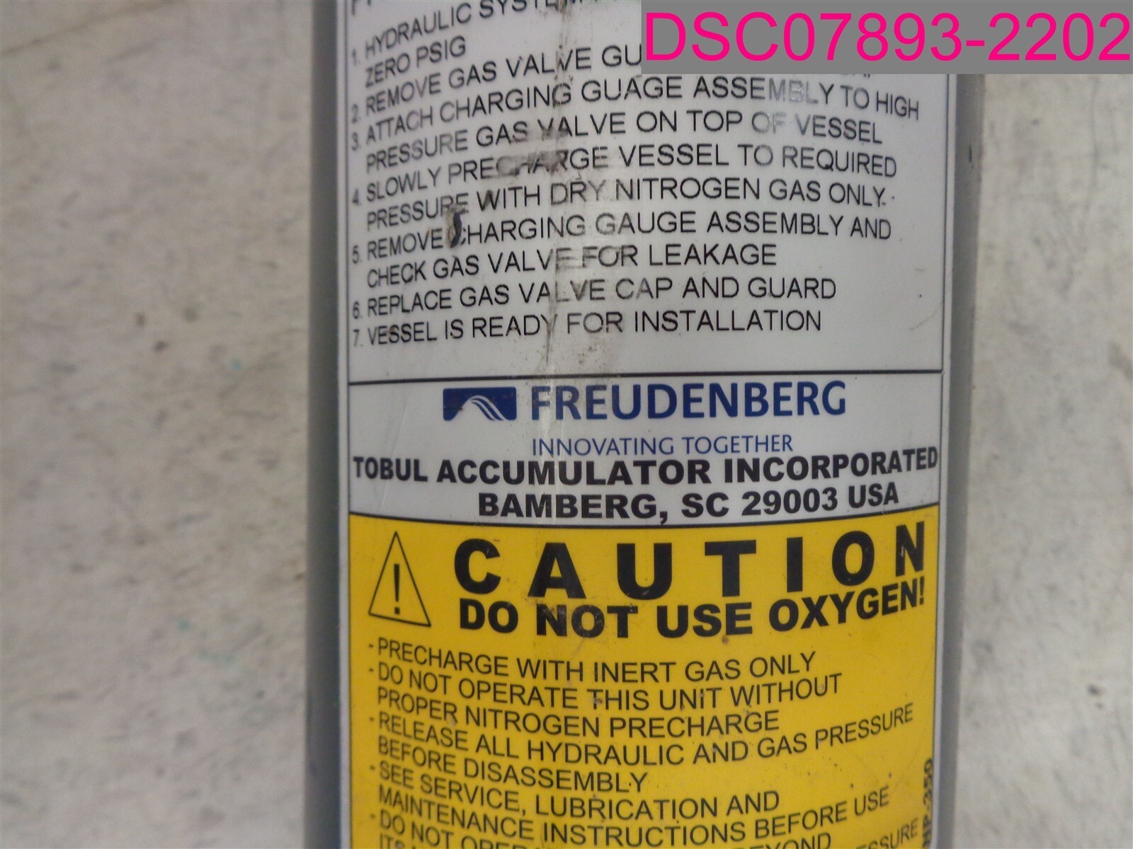 FREUDENBERG 047AT30-8-6215 Hydraulic Piston Accumulator MAX 3000 PSIG 397530