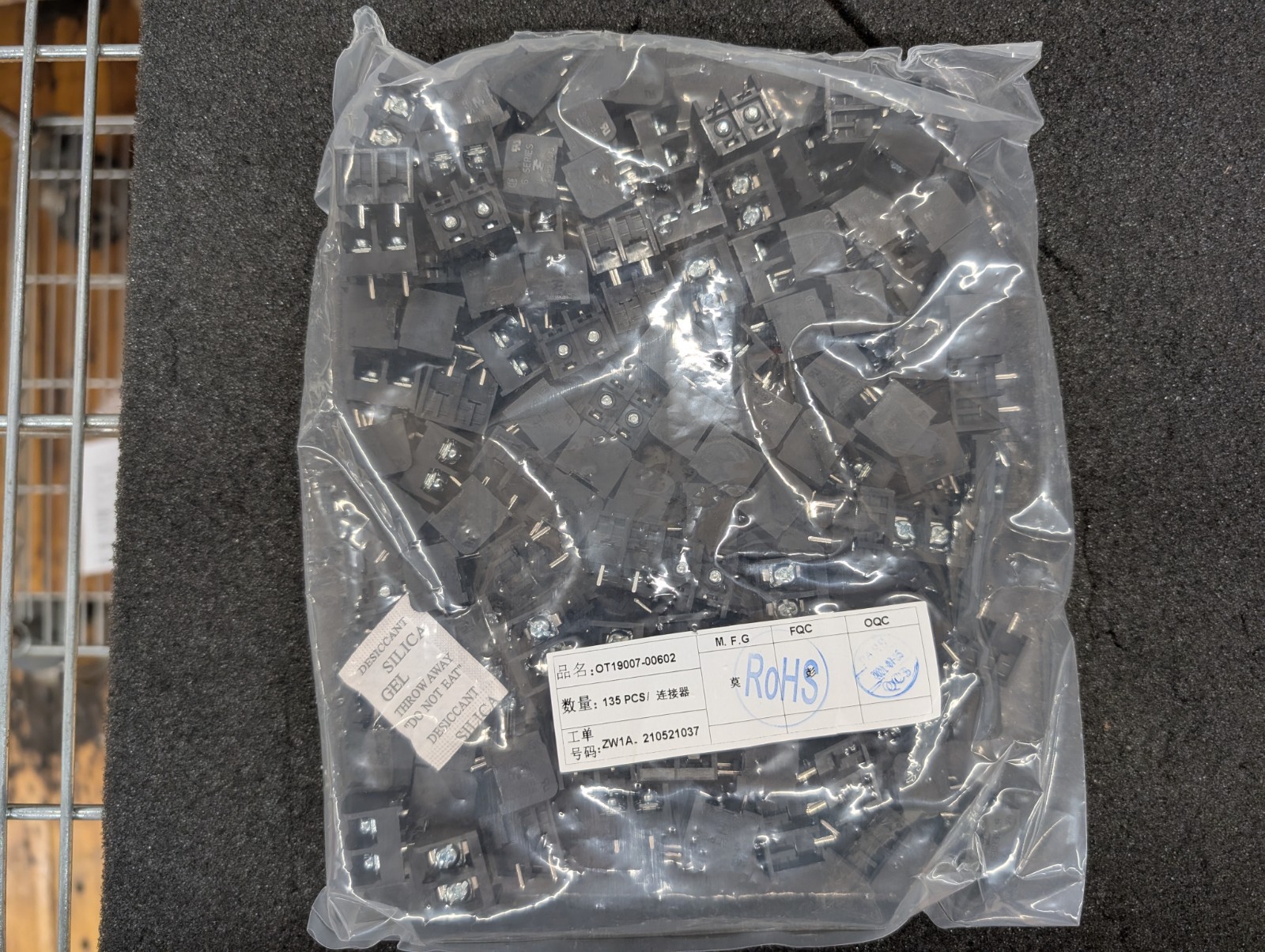 New, AMP/Tyco, 6PCV-02-006, CONN BARRIER STRIP 2CIRC 0.375 INCH – lot of 135pcs