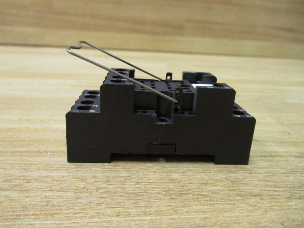 Allen Bradley 700-HN103 Relay Socket 700HN103 W/ Retainer Clip (Pack of 3)
