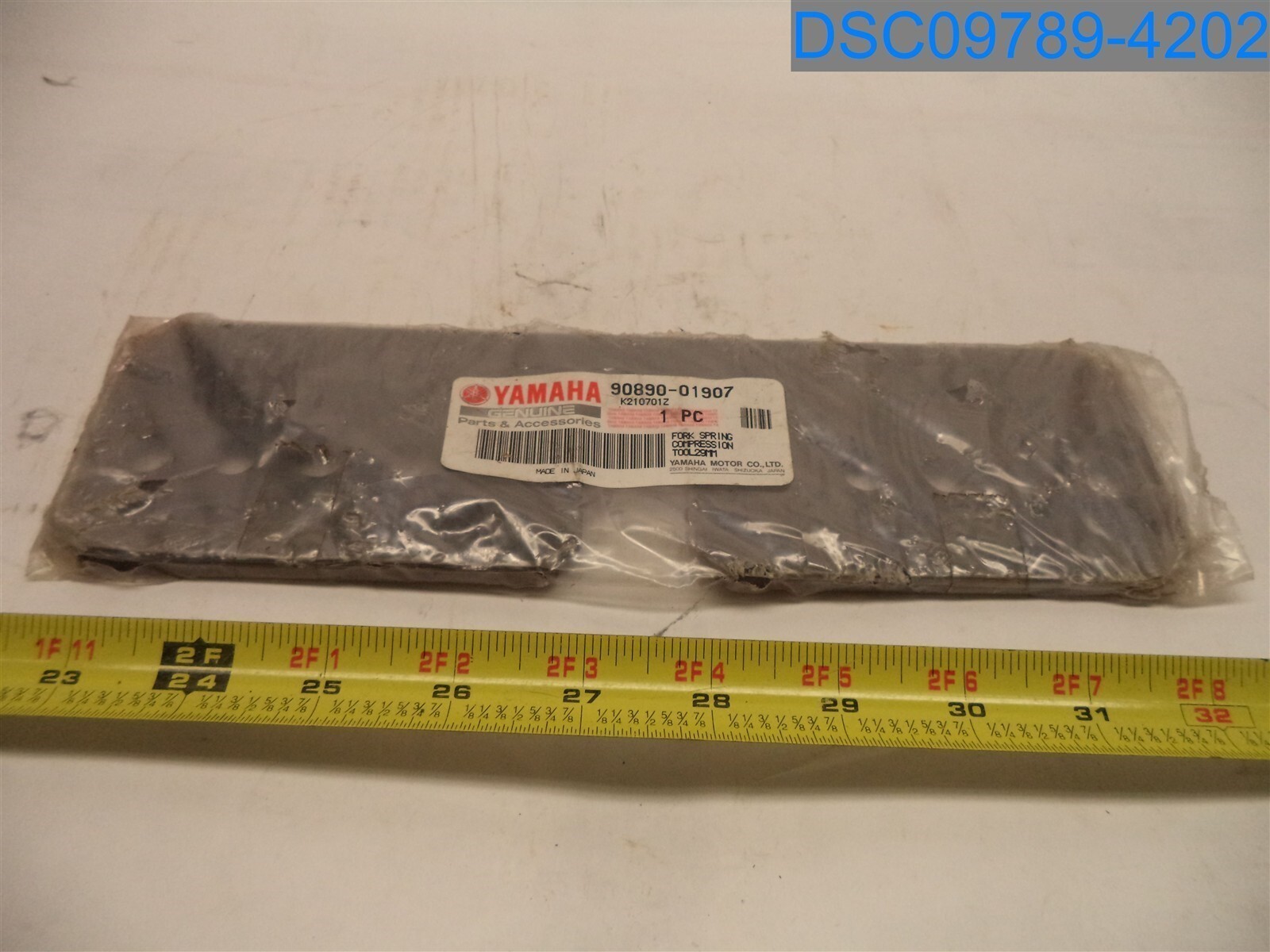 Yamaha: 90890-01907, Fork Spring Compression Tool, 29mm, K2107012, -01907, Black