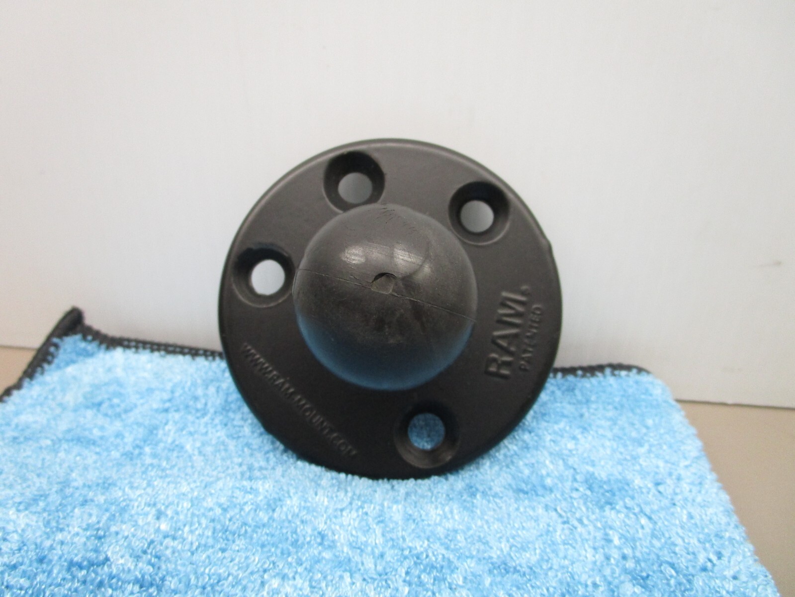 RAM Mount RAM-240U Large Round Plate with Ball C-Size 3.68″ Base 1.5″ Ball