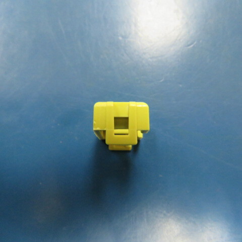 YAZAKI 7157-6411-70 Qty of 100 per Lot 58 SERIES CONNECTOR, UNSEALED, FEMALE, Y