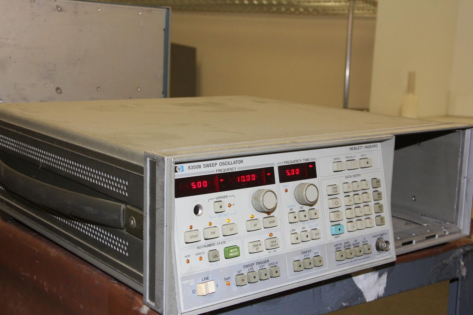 HP Hewlett Packard 8350B Sweep Oscillator
