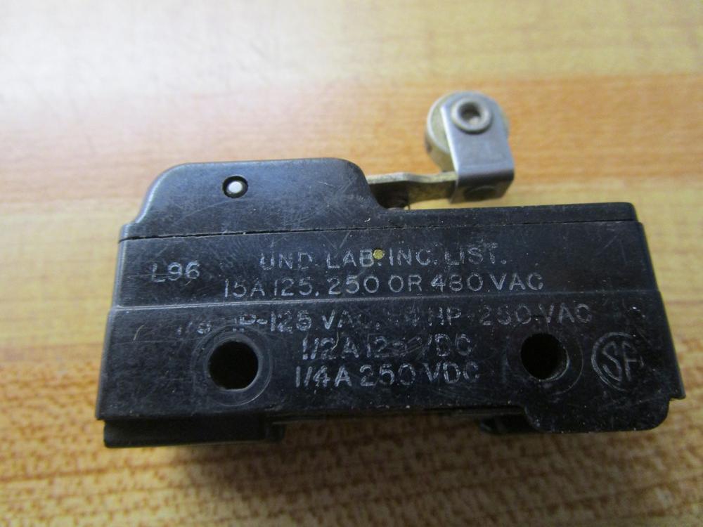 Micro Switch BZ-2RW822 Limit Switch W/Roller Lever BZ2RW822