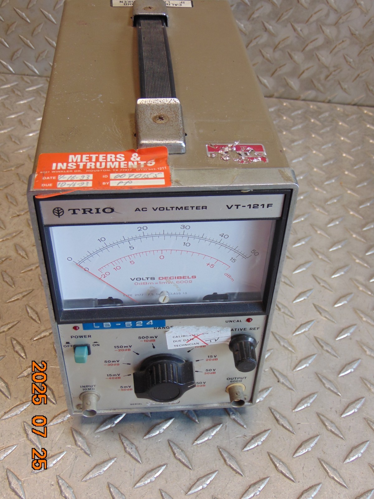 TRIO VT-121F AC VOLTMETER VOLTS DECIBELS