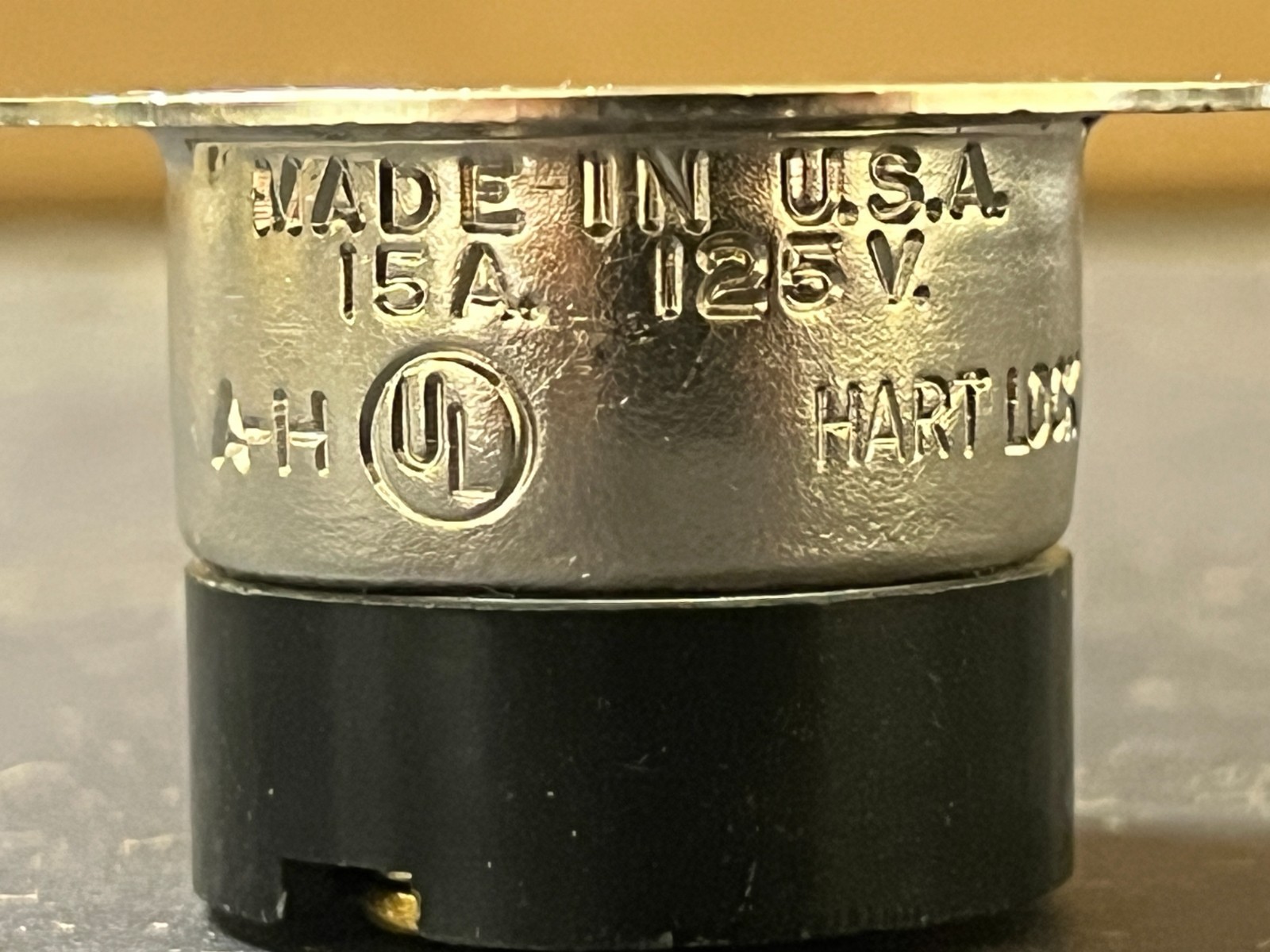 Arrow Hart Midget Hart-Lock Flanged Inlet P/N 7466A New 15A 125V Male 2 Wire