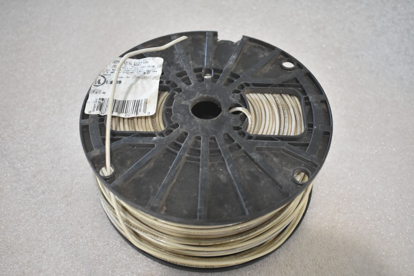 E30071 F 16-AWG 600V STRANDED COPPER WHITE GASOLINE/OIL RESISTANT (LOT OF 400+’)