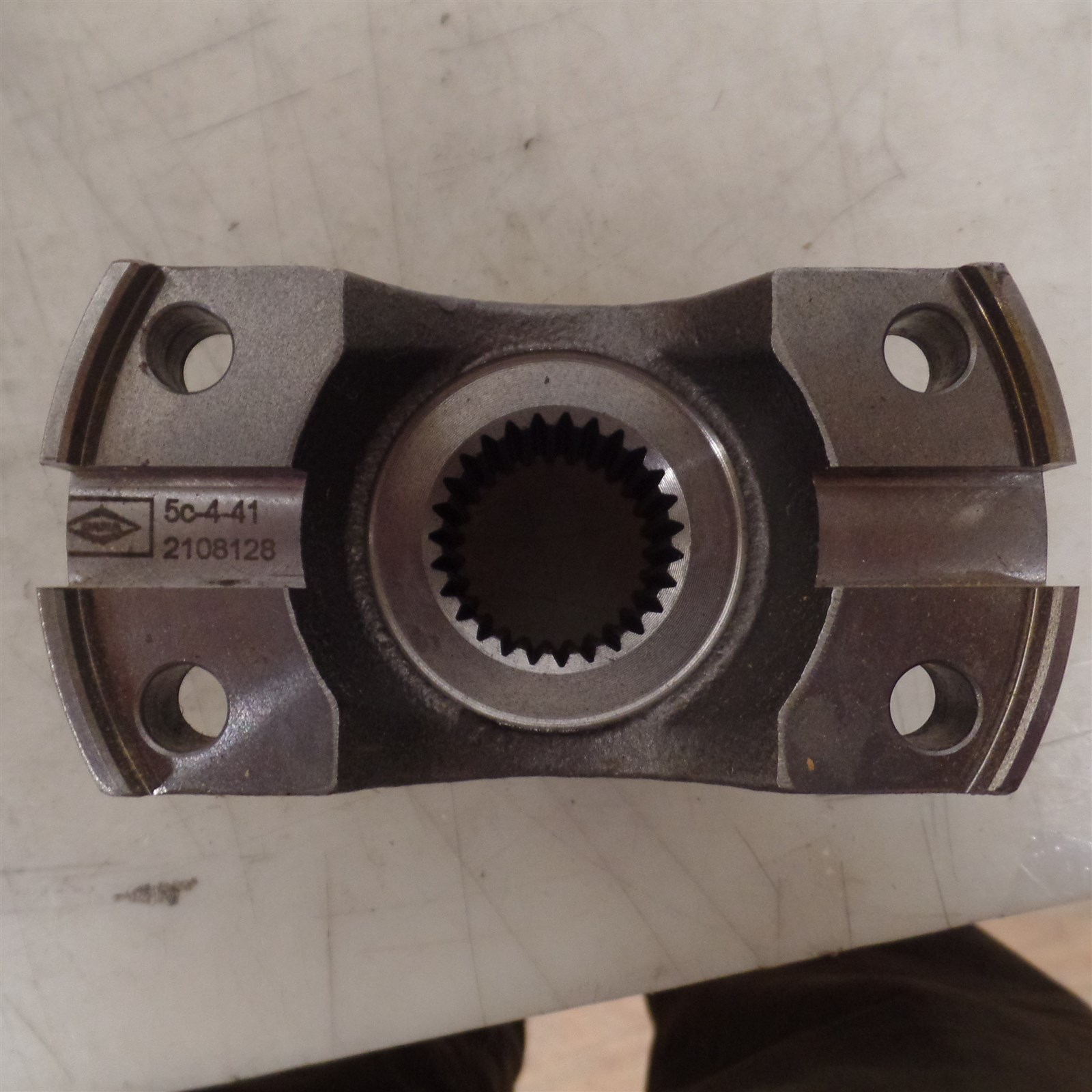 20-7002198 FLANGE/27 SPLINE AGCO MASSEY FERGUSON 1600 1650 1750 1755 1850 MORE