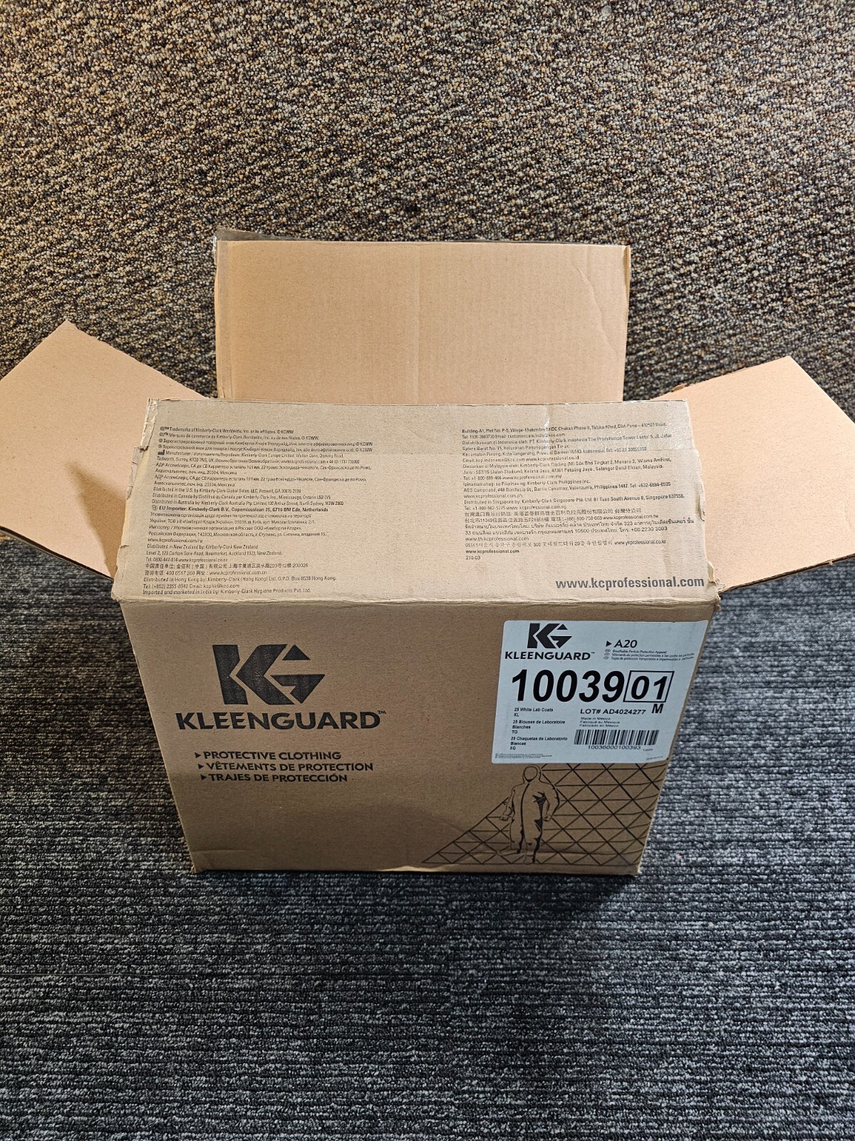 (QTY 25) Kleenguard 10039 A20 White Lab Coat Snap Front, XL Size Disposable