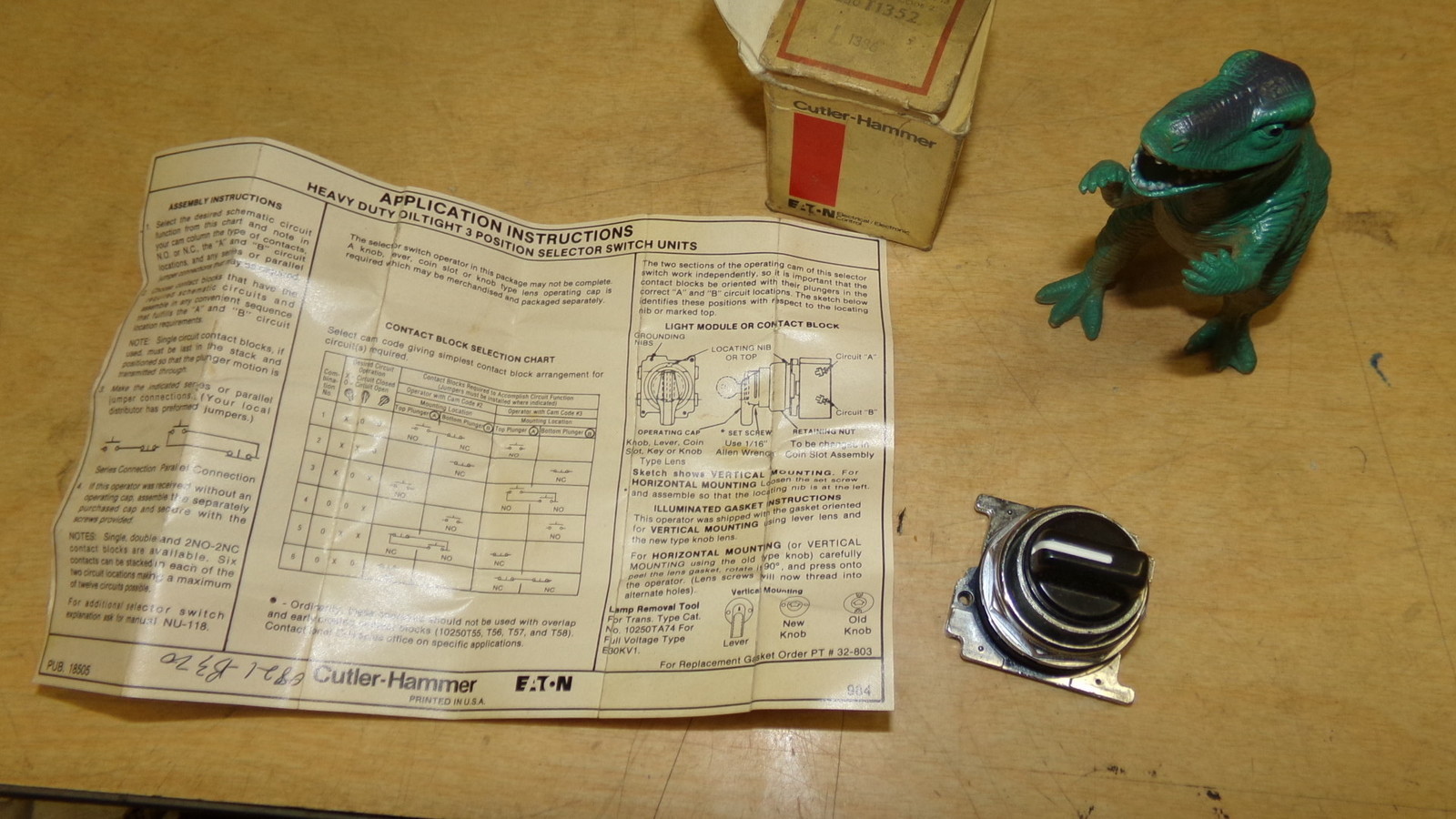 NEW Selector Switch 3 pos SPR Nema 4-13 10250 T1352 *FREE SHIPPING*