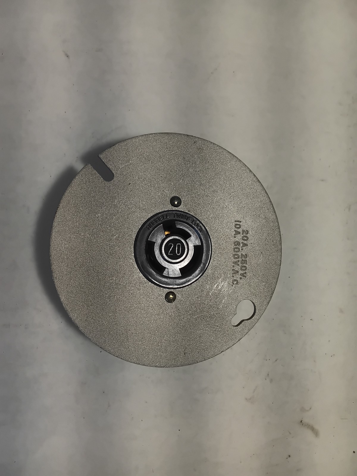 Hubbell Wire Strip Gauge Twist-Lock 20 attached to 20A 120/208V.30Y Plate (G11A)
