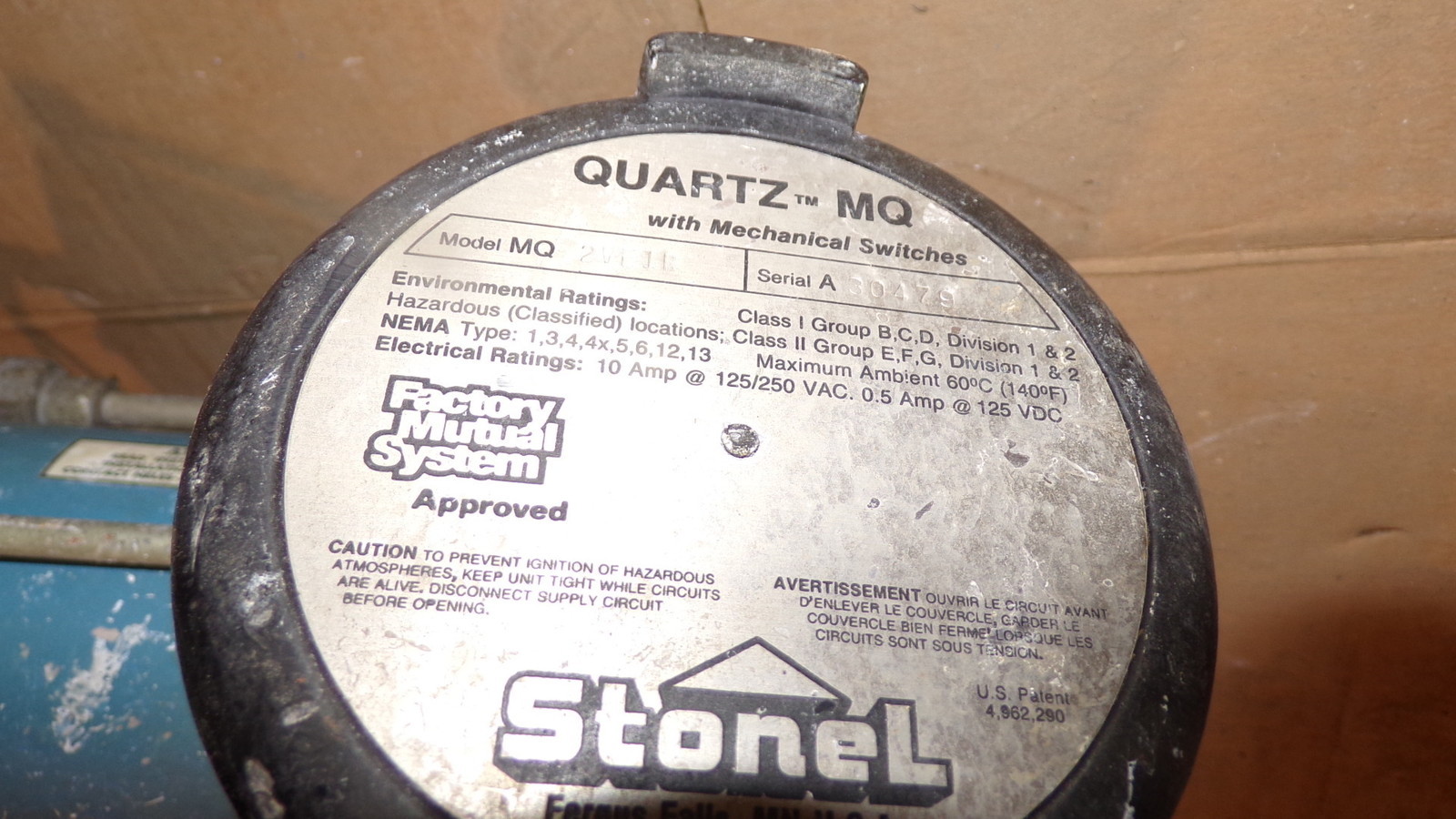 Stonel Quartz MQ 2VE1R w/ Mechanical Switches Parker AL11523BKN5300B