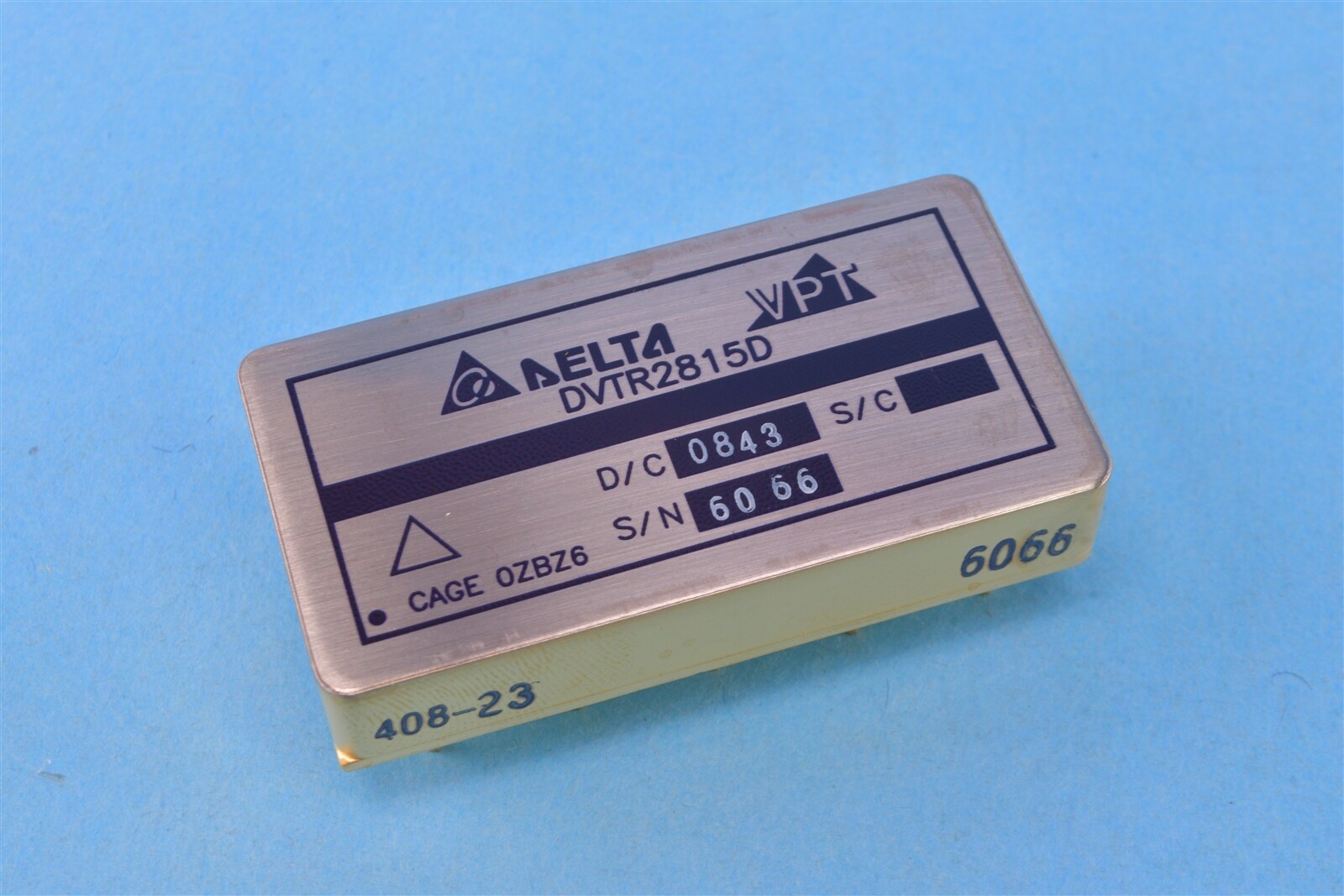 Delta High Reliability Hybrid Mil-Spec DC-DC Converter 50VDC 40W DVTR2815D