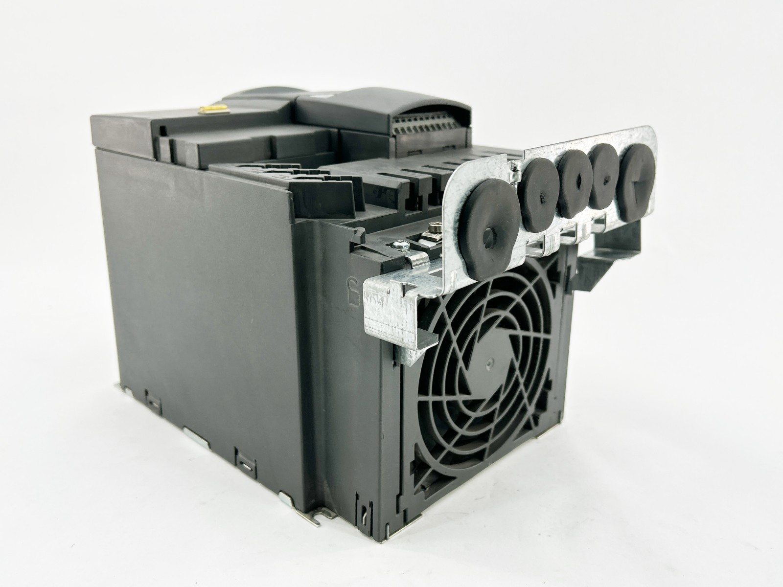Siemens 6SE6440-2UE24-0CA1 AC Drive 440 5HP 6.1A 600V 2.2KW 63Hz – Missing Parts