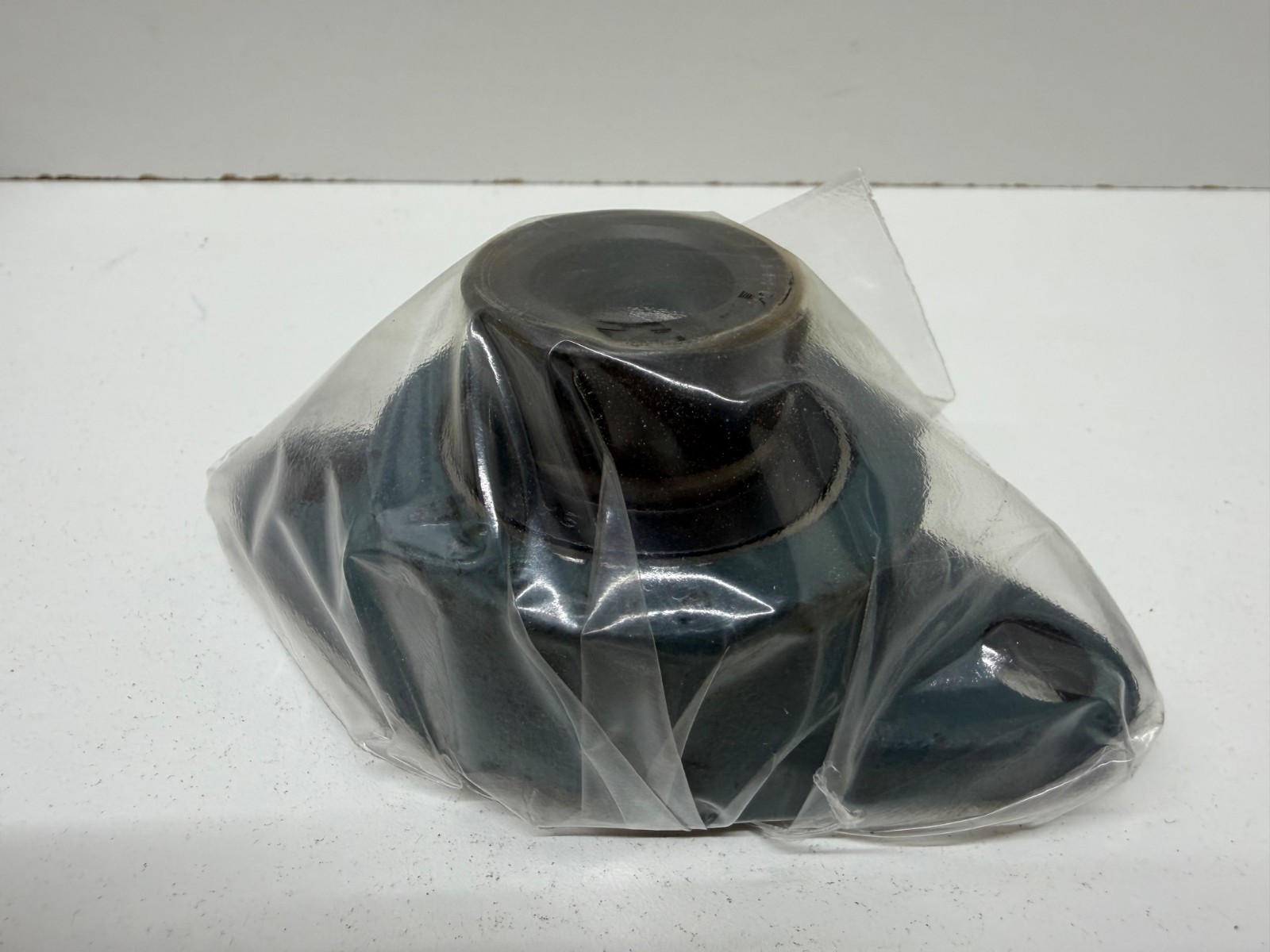 NEW IN BOX! AMI BEARINGS 2-BOLT FLANGE BEARING UGFJT204