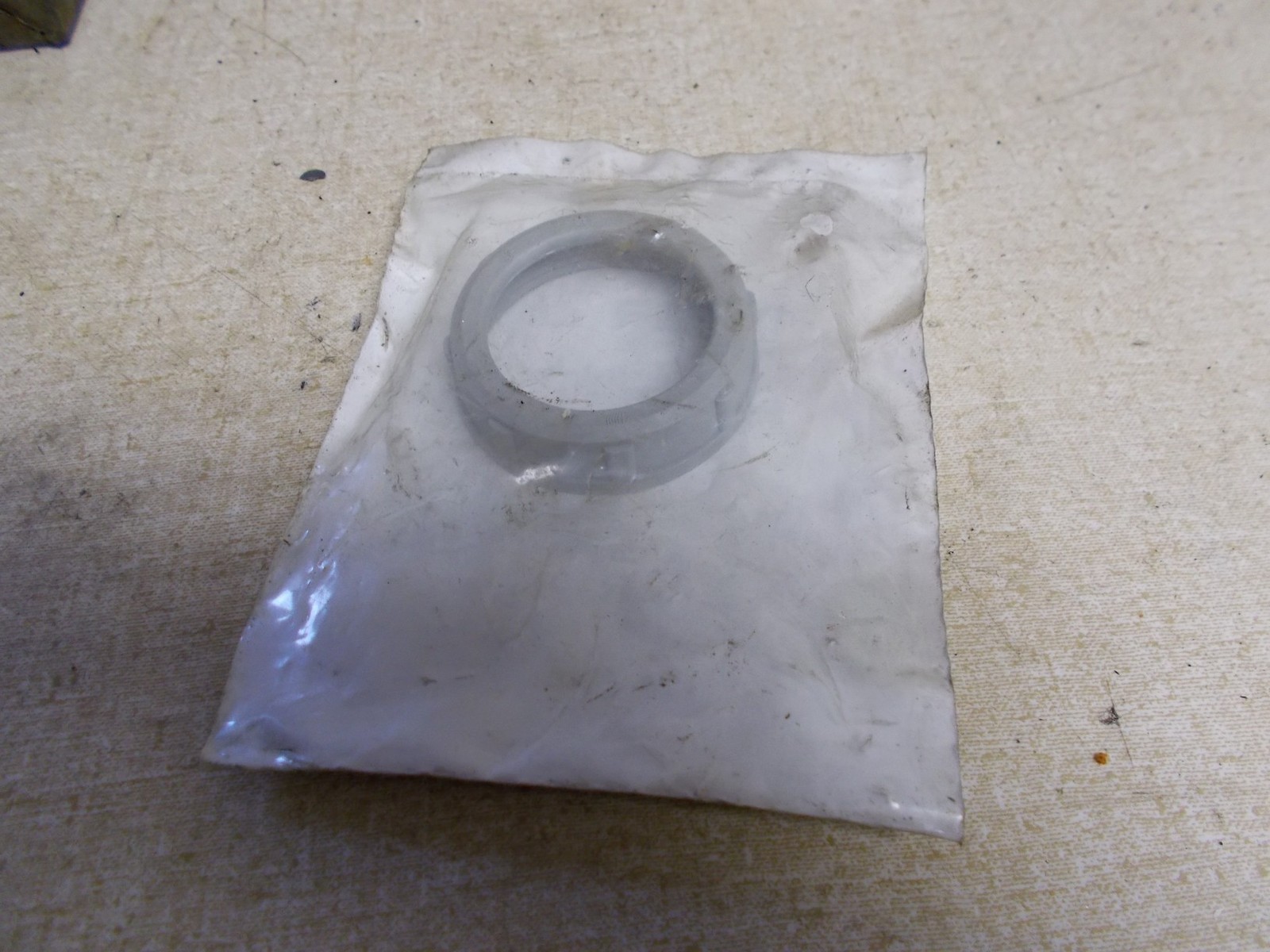 NEW Neer Insulating Bushing 1-1/2″ PB-500-D Gray Plastic 49325 *FREE SHIPPING*
