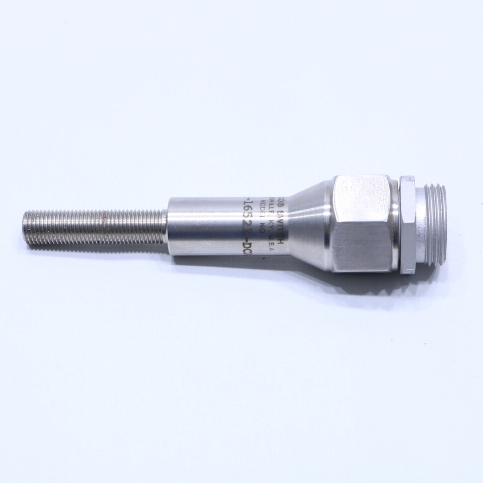 * NEW GO SWITCH 71-16521-DCA PROXIMITY LIMIT SWITCH
