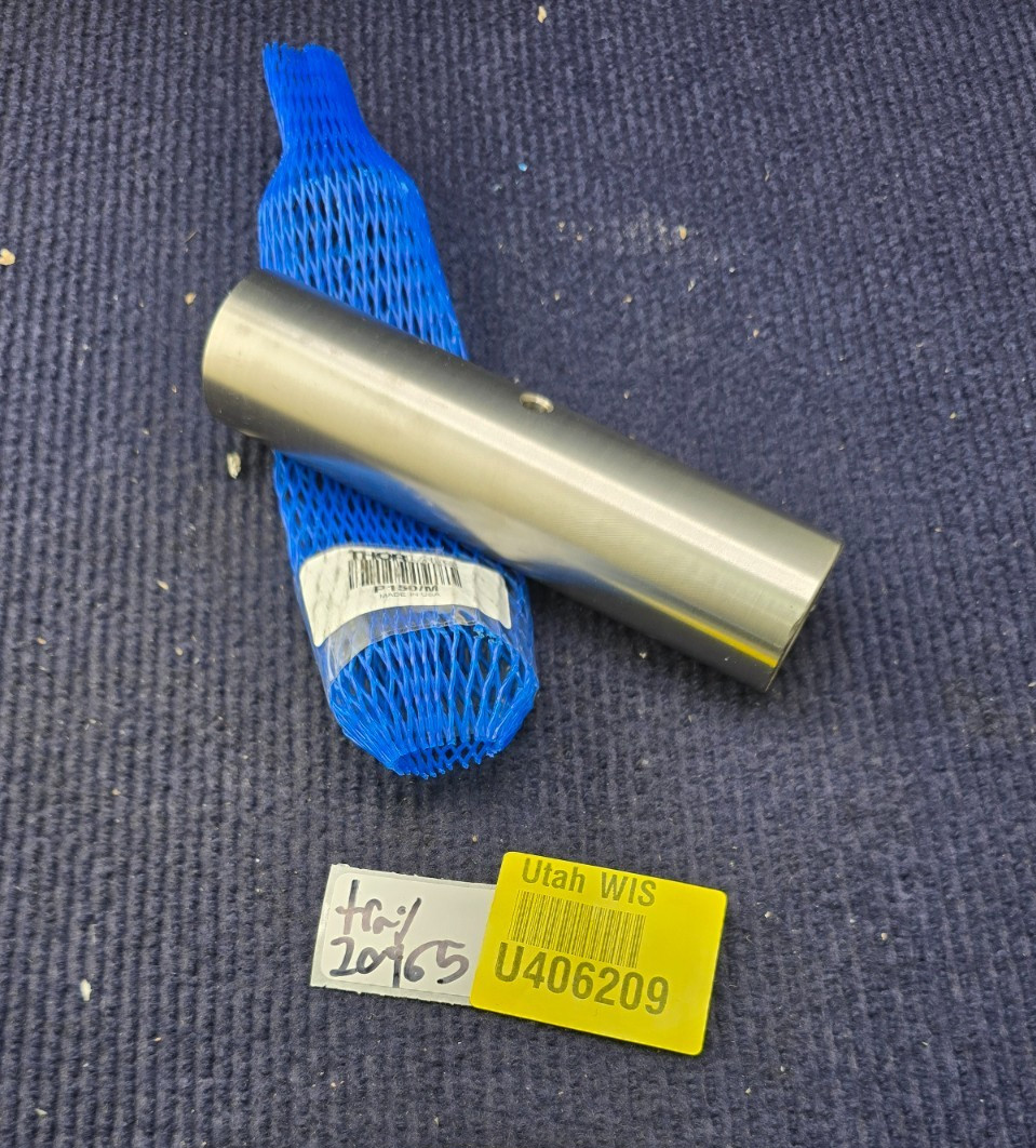 Thorlabs P150/M Stainless Steel Optical Mounting Post 1.5″ Diameter x 6″ Length