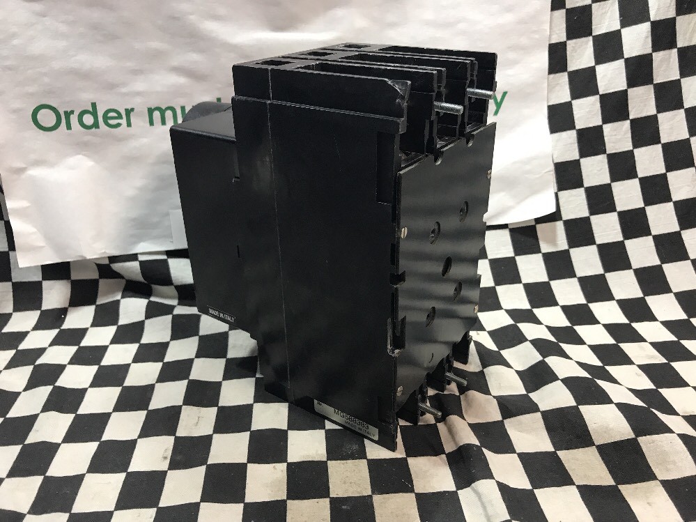 ABB Circuit Breaker TYPE AS, 150A, 3P, UXAB 727131 R 127, SHIPSAMEDAY#BOX 4 “T”